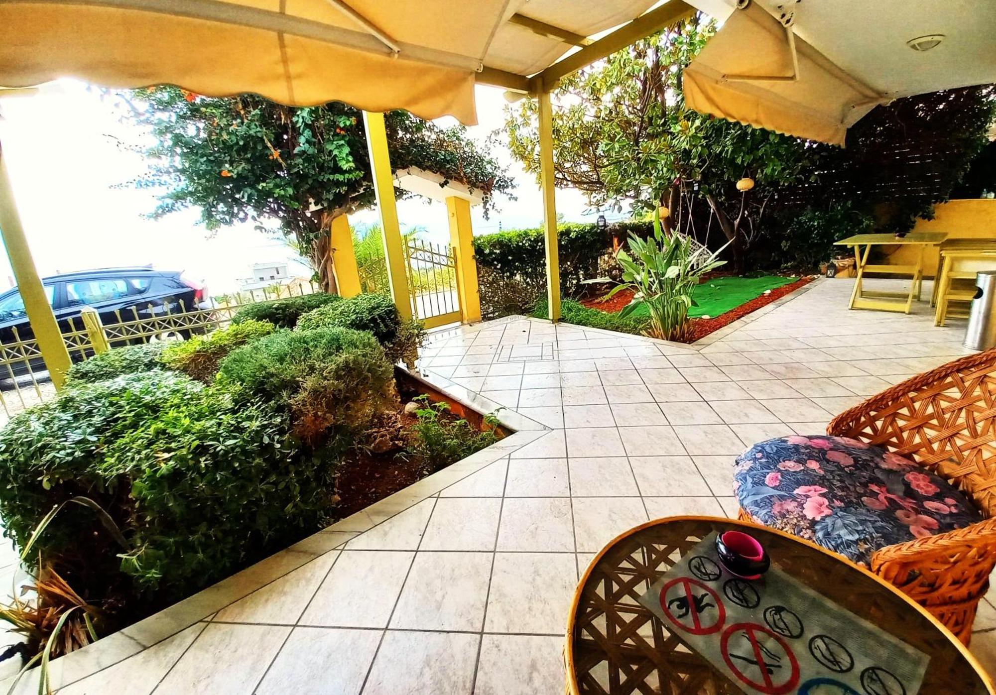 Agia Marina  Villa "Eva" - Entire Beachfront Holiday Home - 4S מראה חיצוני תמונה