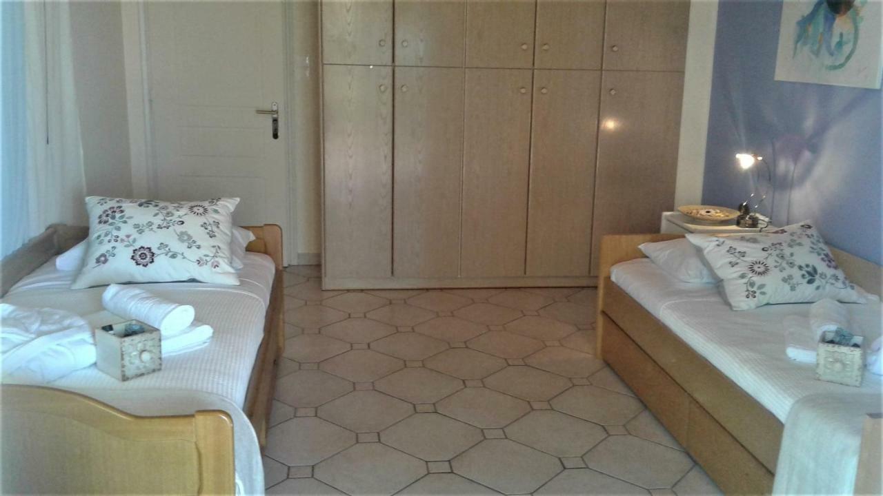 Agia Marina  Villa "Eva" - Entire Beachfront Holiday Home - 4S מראה חיצוני תמונה