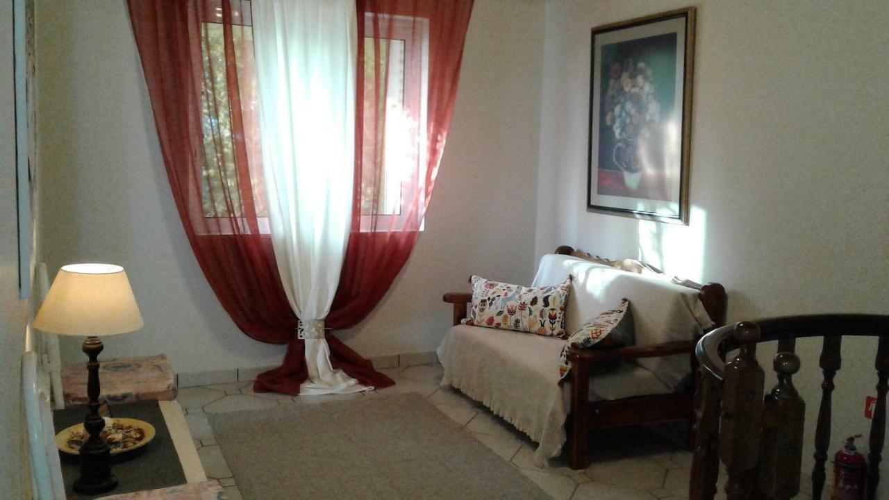 Agia Marina  Villa "Eva" - Entire Beachfront Holiday Home - 4S מראה חיצוני תמונה